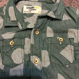 OshKosh B'gosh Shirts & Tops - 4 for $12 OshKosh long sleeve collard boy’s shirt OshKosh B'gosh Shirts & Tops - 4 for $12 OshKosh long sleeve collard boy’s shirt